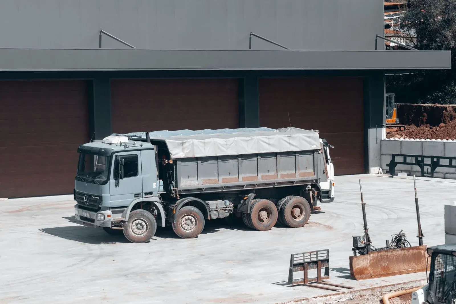 Camion utilitaire professionnel à quai de chargement